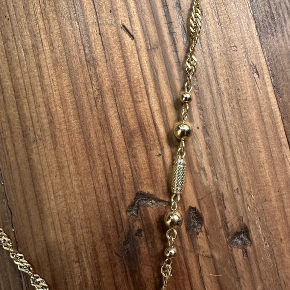 Elegant Gold and Black Heart Pendant Necklace - Picture 4 of 6